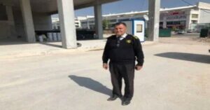 Сотрудник службы безопасности строительной площадки Сотрудник службы безопасности строительной площадки